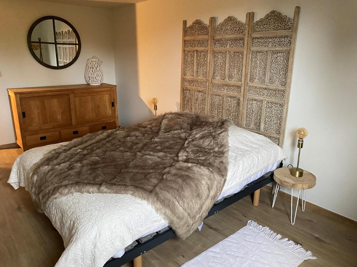 Le Logis Des Chenes, Superbe Bungalow Dans Quartier Residentiel Proche De Namur Wépion Eksteriør billede
